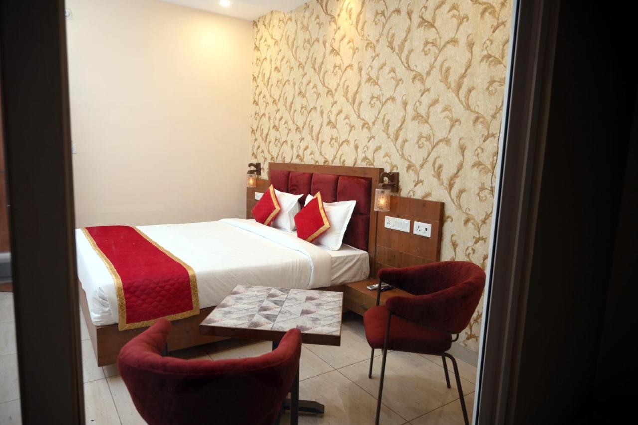 Hotel Singla Residency Кангра Экстерьер фото